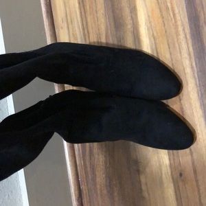 Steve Madden mid thigh size 7.5 suede boot